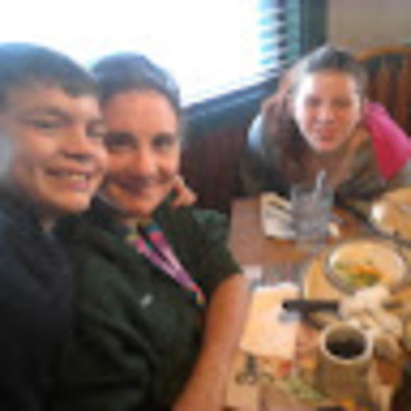 Meet your Posher, Myndi - Picture 1 of 1